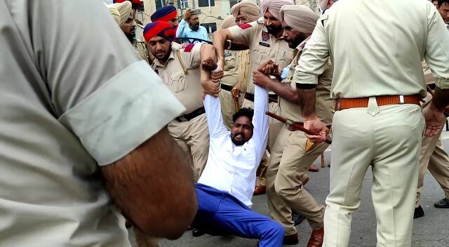 ਬਠਿੰਡਾ: ਪੰਜਾਬ ਦੇ ਵਿੱਤ ਮੰਤਰੀ ਮਨਪ੍ਰੀਤ ਬਾਦਲ ਅੱਜ ਬਠਿੰਡਾ ਪਹੁੰਚੇ।