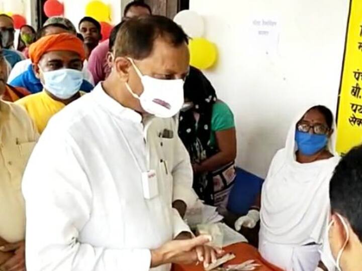 Bihar Politics: बीमारी से नहीं, भूख से हुई सबसे अधिक मौतें, BJP सांसद छेदी पासवान ने किया दावा