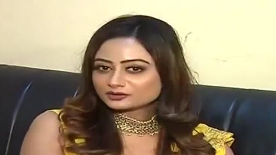 বাড়ি থেকে শ্যুটিংয়ে রোজ কী কী জিনিস নিয়ে আসেন? তন্বীর ব্যাগের সাত-সতেরো জানতে দেখুন ‘হয় মা নয় বৌমা’