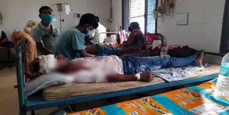 Malda chacnchol father-in-law and brother-in-law were accused of stabbing the son-in-law with a sharp weapon Malda: চাঁচলে জামাইকে ধারালো অস্ত্র দিয়ে কুপিয়ে খুনের চেষ্টা, শ্বশুর ও শ্যালকের বিরুদ্ধে অভিযোগ