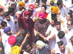 ਇੱਕ ਵਾਰ ਫਿਰ ਚੰਡੀਗੜ੍ਹ ਪੁਲਿਸ ਸਵਾਲਾਂ ਦੇ ਘੇਰੇ 'ਚ, ਸਿੱਧੂ ਦੇ ਸਮਾਗਮ 'ਚ ਕੋਰੋਨਾ ਨਿਯਮਾਂ ਦੀ ਉੱਡੀਆਂ ਧੱਜੀਆਂ, ਫਿਰ ਅਣਪਛਾਤਿਆਂ ਖਿਲਾਫ ਮਾਮਲਾ ਦਰਜ ਕਿਉਂ!