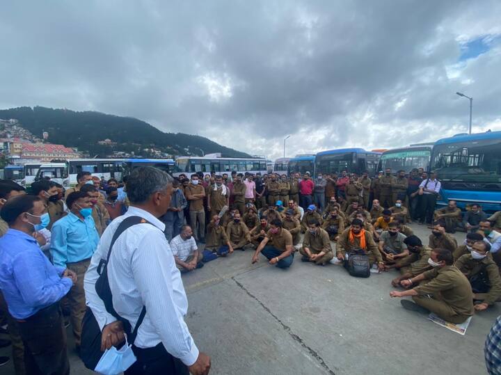 ਇਸ ਤੋਂ ਇਲਾਵਾ 4-9-14, ਪੀਸ ਮਿੱਲ ਵਰਕਰ ਨੂੰ ਠੇਕੇ 'ਤੇ ਲਿਆਉਣ, ਮੈਡੀਕਲ ਬਿੱਲਾਂ ਦਾ ਭੁਗਤਾਨ ਕਰਨ ਅਤੇ ਸਮੇਂ ਸਿਰ ਤਨਖਾਹ ਨਾ ਦੇਣ ਦੀ ਮੰਗ ਹੈ।