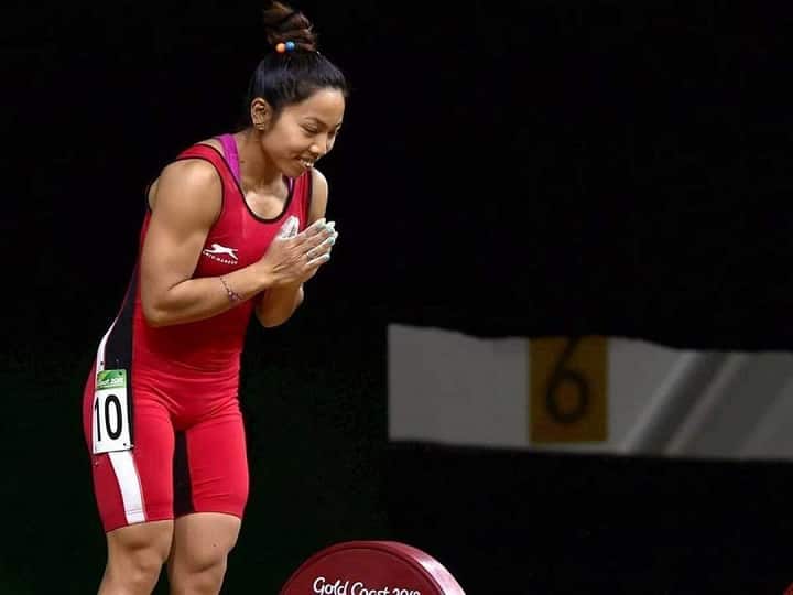 World Weightlifting Championships 2022 Mirabai Chanu wins silver medal in Bogota Marathi News Mirabai Chanu: मीराबाईच्या मेहनतीला चंदेरी झळाळी, जागतिक वेटलिफ्टिंग स्पर्धेत पटकावलं रौप्यपदक