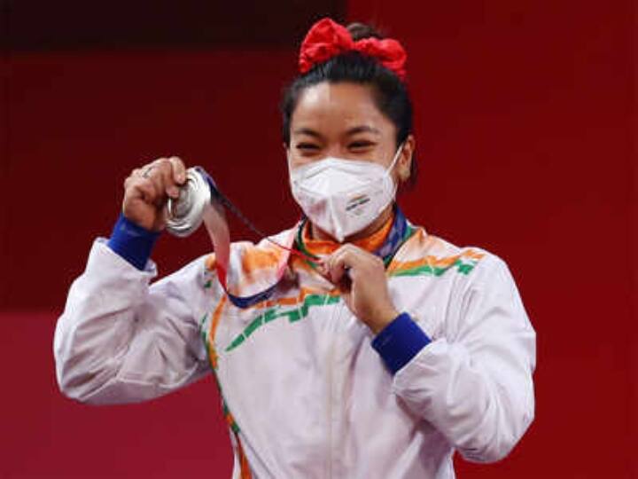 Tokyo Olympic Indian weightlifter Mirabai Chanu silver medal might win Gold medal dope test Zhizhi Hou Mirabai Chanu Medal:  மீரா பாய் சானுக்கு தங்கம் கிடைக்க வாய்ப்பு! ஊக்க மருந்து சோதனையில் முதலிடம் பெற்ற சீனா வீராங்கனை!
