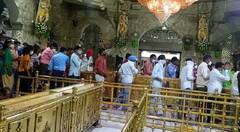 ગુરુપૂર્ણિમાને લઈ અંબાજીમાં શ્રદ્ધાળુઓ ઉમટ્યા, કોરોના ગાઇડલાઇન અનુસાર દર્શનની વ્યવસ્થા