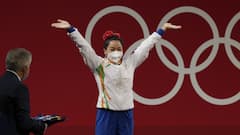 Mirabai Chanu pics: ইম্ফলের রুপোর মেয়ে, টোকিওয় চানুর হাত ধরেই সূর্যোদয় ভারতের