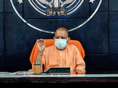 Firozabad Dengue Deaths: डेंगू से हुई मौतों के बाद सीएम योगी ने फिरोजाबाद में अस्पताल का किया निरीक्षण, कहा- जांच होगी