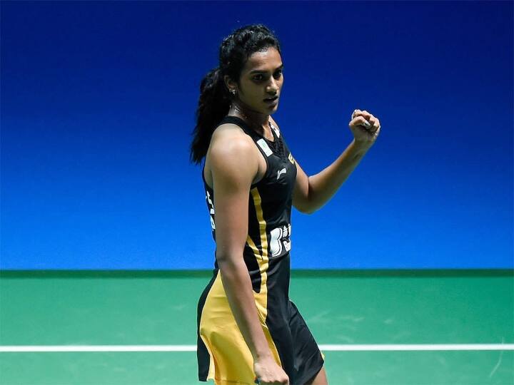 Tokyo Olympics: Indian ace shuttler PV sindhu wins her first round against Israel's Polikova very easy margin Tokyo Olympics: டோக்கியோ ஒலிம்பிக் பேட்மிண்டன் : வெற்றியுடன் தொடங்கினார் பி.வி.சிந்து..!