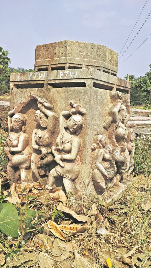 Ramappa Temple: రామప్ప ఆలయంలో మనసుదోచే మదనికలు గమనించారా ఎప్పుడైనా?