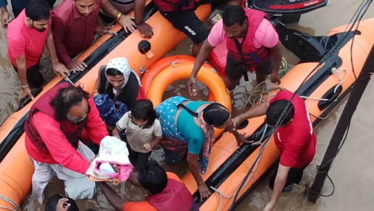 Umesh Alone blog on Akola flood अकोल्यातील 'पूर' : भू माफिया, भ्रष्ट राजकारणी आणि किडलेल्या व्यवस्थेचा 'चिखल'