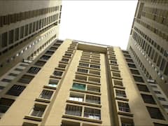 Bhiwandi : भिवंडीतील उच्चभ्रू 'टाटा आमंत्रा' इमारत पाण्यात, वीज, पाणी, लिफ्ट बंद असल्यानं रहिवाशी हवालदिल