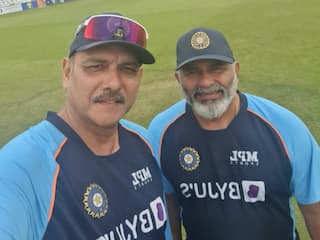 Ravi Shastri और support staff को England में किया गया isolate, लेटरल फ्लो टेस्ट निकला पॉजिटिव