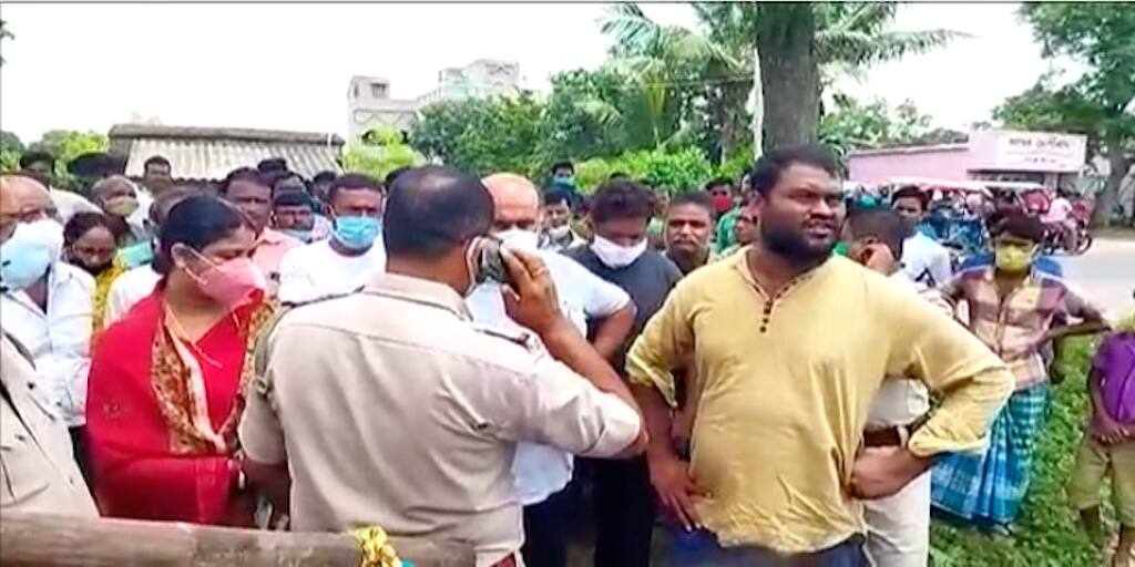 Murshidabad domkal Trinamool leader stabbed hospitalized with serious injuries TMC: তৃণমূল নেতাকে ধারালো অস্ত্রের কোপ, গুরুতর আহত অবস্থায় হাসপাতালে ভর্তি