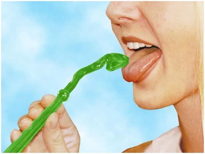 Tongue Cleaning Benefits: जुबान की सफाई कैसे रख सकती है आपको सेहतमंद, जानिए