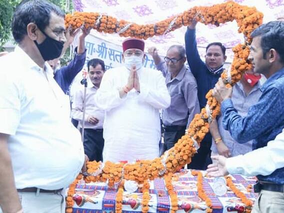 उत्तराखंड: सतपाल महाराज ने खोला पिटारा, चौबट्टाखाल की जनता को दी करोड़ों रुपये की योजनाओं की सौगात उत्तराखंड: सतपाल महाराज ने खोला पिटारा, चौबट्टाखाल की जनता को दी करोड़ों रुपये की योजनाओं की सौगात
