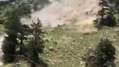 Himachal Pradesh के Kinnaur में Landslide से 7 पर्यटकों की मौत | फटाफट खबरें