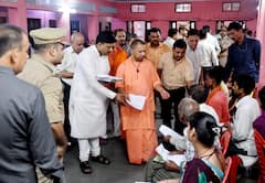 Gorakhpur में CM Yogi का जनता दरबार, सुनी लोगों की समस्याएं | ABP Ganga | UP-UK Hindi News