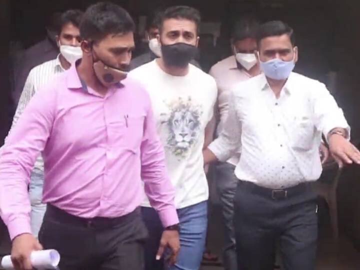 Raj Kundra Pornography Case: Anticipating His Arrest Raj Kundra 'Threw Away' Old Phone: Report Anticipating His Arrest Raj Kundra 'Threw Away' Old Phone: Report