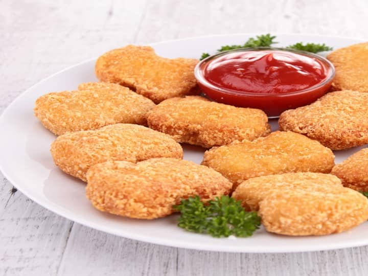 How to make Homemade Chicken Nuggets Recipe  details here Chicken Nuggets | சுவையான, சத்தான சிக்கன் நகெட்ஸ் - சண்டே ஸ்பெஷல் ரெசிபி!