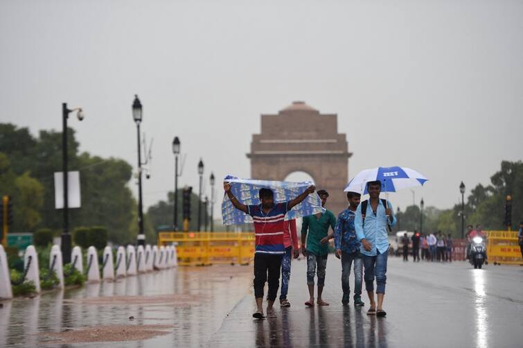 Delhi Monsoon Update: Light rain likely in Delhi today Delhi Monsoon Update: दिल्ली में आज हल्की बारिश की संभावना, 26 जुलाई के लिए आरेंज अलर्ट जारी