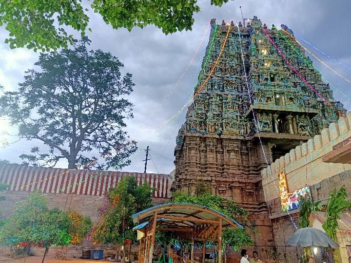 காவல் தெய்வம் கருப்பண்சாமி கோவில் கோபுரம்