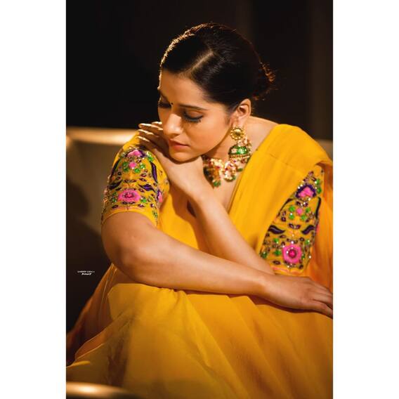 Rashmi Gautam: రష్మిని ఆ ఆలోచనల్లో పడేసిందెవరు? Rashmi Gautam: రష్మిని ఆ ఆలోచనల్లో పడేసిందెవరు?