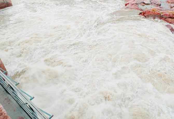 water entered in many houses in Gorakhpur Uttar Pradesh ANN गोरखपुर: उफान पर नदियां, कई घरों में घुसा पानी, 7 फीट तक डूबे मकान