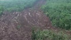 Posare Landslide : रत्नागिरीच्या पोसरे गावात रक्षण करणारा डोंगर काळ बनून कोसळला ABP Majha