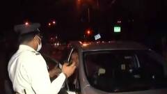 Covid Restrictions: রাতের কলকাতায় করোনা বিধি ভেঙে হুল্লোড়, পার্ক স্ট্রিটে মত্ত অবস্থায় আটক ২