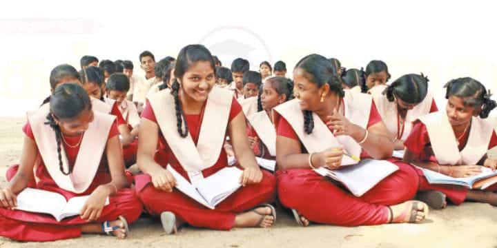 In the Trichy Central Zone 33,000 students have dropped out of private schools and joined government schools திருச்சி : அரசுப்பள்ளிகளில் சேர்ந்த 33 ஆயிரம் தனியார் பள்ளி மாணவர்கள்..!