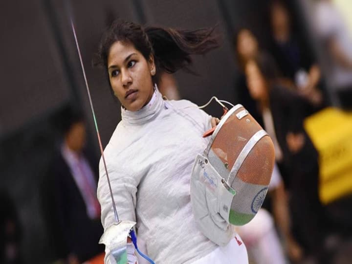 Tokyo Olympics: Indian Fencer Bhavani Devi bows out after defeat against World no 3 fencer Brunet Tokyo Olympic: ஃபென்சிங் போட்டியில், உலகின் மூன்றாம் நிலை வீராங்கனையிடம் போராடி பவானி தேவி தோல்வி