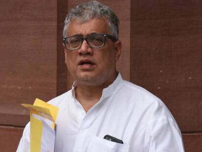 TMC’s Derek OBrien hits out at Modi govt over Pegasus row, know in details Pegasus Row Update:পেগাসাস থেকে রেহাই পায়নি সেনাও, কেন্দ্রের বিরুদ্ধে অভিযোগ ডেরেক ও’ ব্রায়েনের