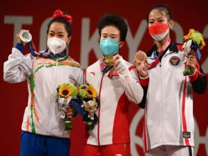 Tokyo Olympics 2020: India's Mirabai Chanu To Be Awarded Gold Medal If China Weightlifter Zhihui Hou Fails Dope Test India's Mirabai Chanu To Be Awarded Gold Medal If China Weightlifter Zhihui Hou Fails Dope Test