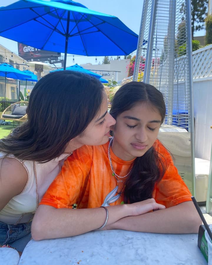 Pics Ananya Pandays New Post With Sister Rysa Is All About Teasing Your Sibling Suhana Khan 3809