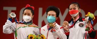 Tokyo Olympics 2020: ਗੋਲਡ ਮੈਡਲ ਜੇਤੂ ਚੀਨ ਖਿਡਾਰਨ ਦਾ ਮੁੜ ਡੋਪ ਟੈਸਟ, ਫ਼ੇਲ੍ਹ ਹੋਣ ’ਤੇ ਬਦਲ ਜਾਵੇਗਾ ਮੀਰਾਬਾਈ ਚਾਨੂ ਦੇ ਤਮਗ਼ੇ ਦਾ ਰੰਗ