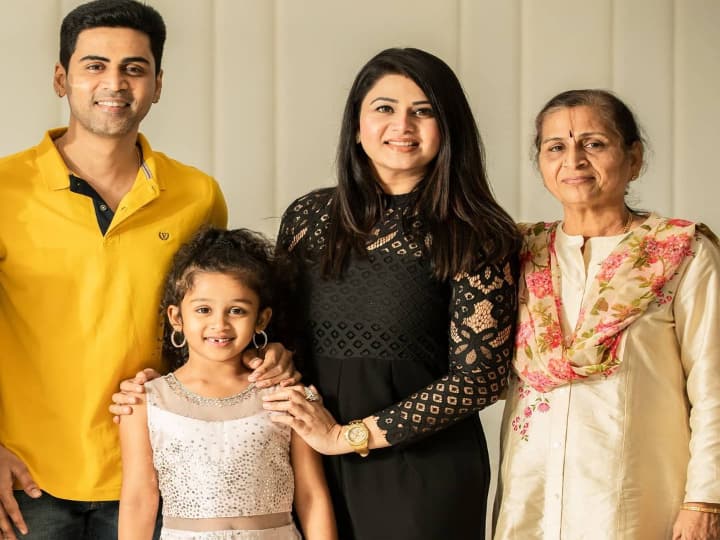 ஹிட் ஷோ ஜோடி நம்பர் 1 இல் சங்கீதா நீதிபதியாக இருந்தார்.