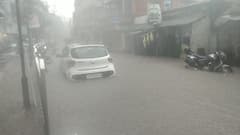 Hooghly Rains: মাত্র দু'ঘণ্টার বৃষ্টিতেই জলের তলায় হুগলির একাংশ, ছবিতে দেখুন