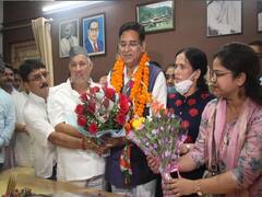 नेता प्रतिपक्ष की शपथ लेते ही बीजेपी पर बरसे प्रीतम सिंह, कहा- सड़क से लेकर सदन तक सरकार को घेरेंगे