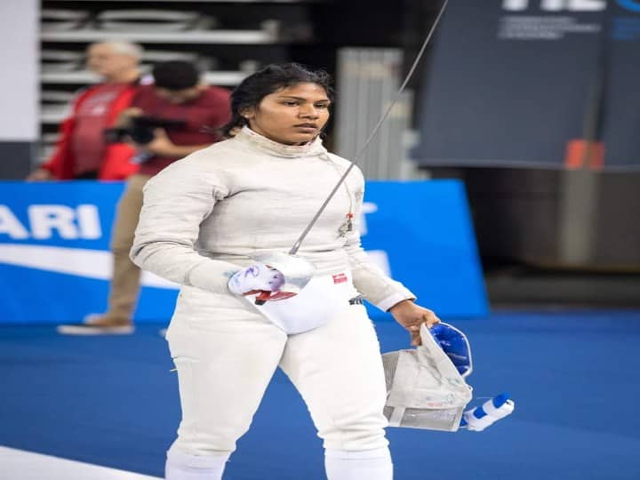 Tokyo Olympics 2020: Bhavani Devi creates history, becomes first ever indian athlete to win fencing match at Olympics Tokyo Olympics 2020: भवानी देवी ने रचा इतिहास, ओलंपिक में तलवारबाजी का मुकाबला जीतने वाली पहली भारतीय बनीं