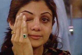 રાજ કુંદ્રાને લઈને પોલિસ ઘરે પહોંચતાં શિલ્પા વિફરી, રાજ સાથે પોલીસની હાજરીમાં જ કર્યો જોરદાર ઝગડો ને પછી..........