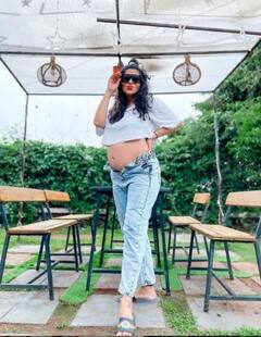 Mom-To-Be Kishwer Merchant Flaunts Huge Baby Bump In A Stylish Swimwear; See Pics