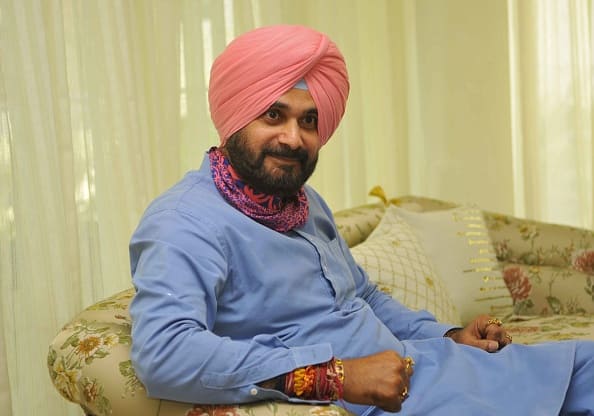 Congress Leader Navjot Singh Sidhu to take care of Gurdwara Sahib's etiquette: Bibi Jagir Kaur ਗੁਰਦੁਆਰਾ ਸਾਹਿਬ ਦੀ ਮਰਯਾਦਾ ਨੂੰ ਲੈ ਕੇ ਘਿਰੇ ਨਵਜੋਤ ਸਿੱਧੂ