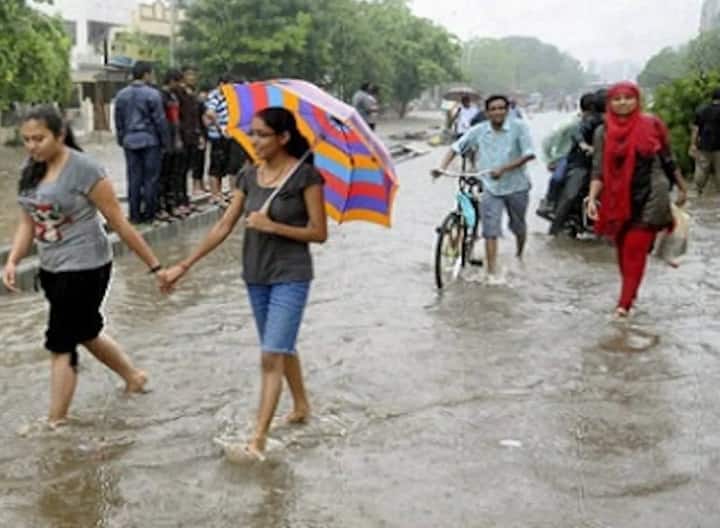 Gujarat Monsoon update : Gujarat IMD predict heavy rain forecast in Some districts on 27th July 2021 Gujarat Monsoon update : 27 જુલાઇએ કયા કયા વિસ્તારોમાં તૂટી પડશે વરસાદ? જાણો હવામાન વિભાગની મોટી આગાહી 