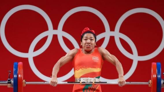 Tokyo Olympics: দেশে ফিরলেন টোকিও অলিম্পিক্সে রুপো জয়ী মীরাবাই চানু, ভাসলেন উষ্ণ অভ্যর্থনায়