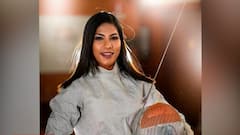 C.A.Bhavani Devi TOKYO ऑलिम्पिकमध्ये भवानी देवीनं रचला इतिहास,तलवारबाजी सामना जिंकणारी पहिली भारतीय