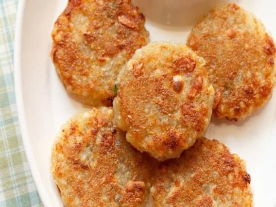 Kitchen Hacks: पंजाबी आलू टिक्की कैसे बनाएं, ये है ऑयल फ्री कटलेट रेसिपी Kitchen Hacks: पंजाबी आलू टिक्की कैसे बनाएं, ये है ऑयल फ्री कटलेट रेसिपी