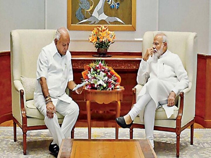 BS Yediyurappa Resigns : கண்ணீருடன் ராஜினாமா அறிவிப்பு.. கர்நாடக ஆளுநருடன் முதல்வர் எடியூரப்பா சந்திப்பு