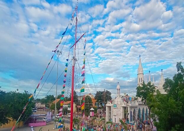 தூத்துக்குடி : கொடியேற்றத்துடன் தொடங்கியது, தூயபனிமயமாதா பேராலயத் திருவிழா The world famous Thoothukudi thooya panimayamatha Cathedral Festival started with the flag hoisting தூத்துக்குடி : கொடியேற்றத்துடன் தொடங்கியது, தூயபனிமயமாதா பேராலயத் திருவிழா