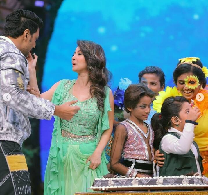 দর্শকদের জনপ্রিয় এই শো-এর শেষভাগে সানি লিওনির উপস্থিতি দর্শকদের চমকে দেবেই, আশা প্রযোজকদের