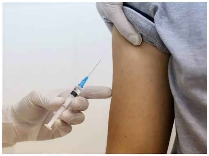 Should people with high blood sugar levels get covid vaccine know expert opinion क्या हाई ब्लड शुगर लेवल से पीड़ितों को कोविड-19 वैक्सीन लगवानी चाहिए? जानिए